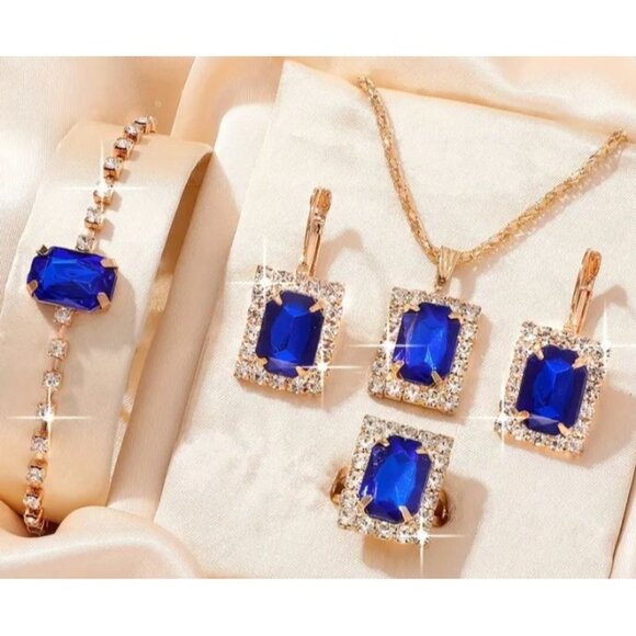 Sparkling Blue Costume Jewelry‎ Set: Necklace Earrings Ring & Bracelet - Picture 1 of 3